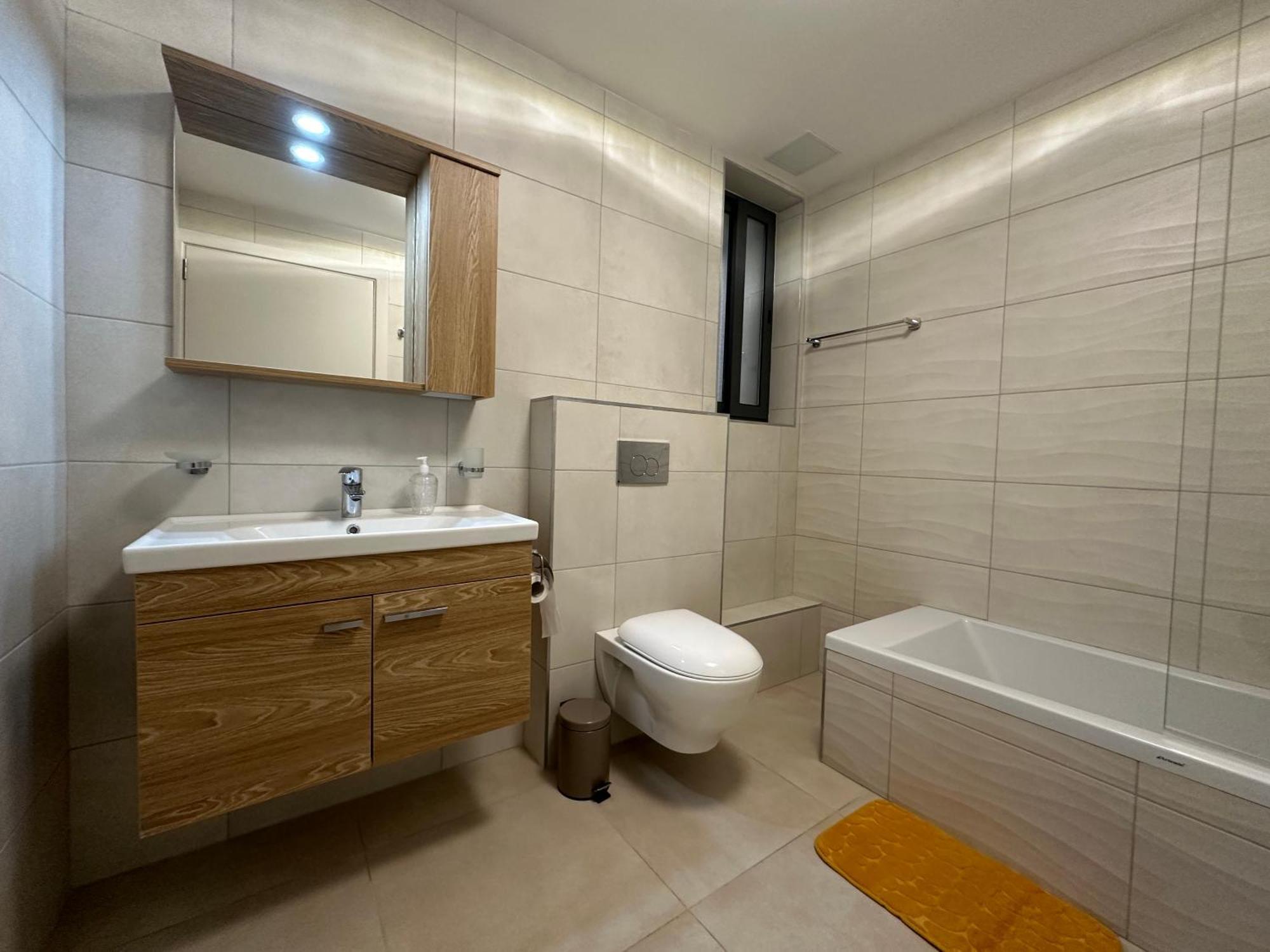 New, Airy And Spacious Apartment In מליאהה מראה חיצוני תמונה