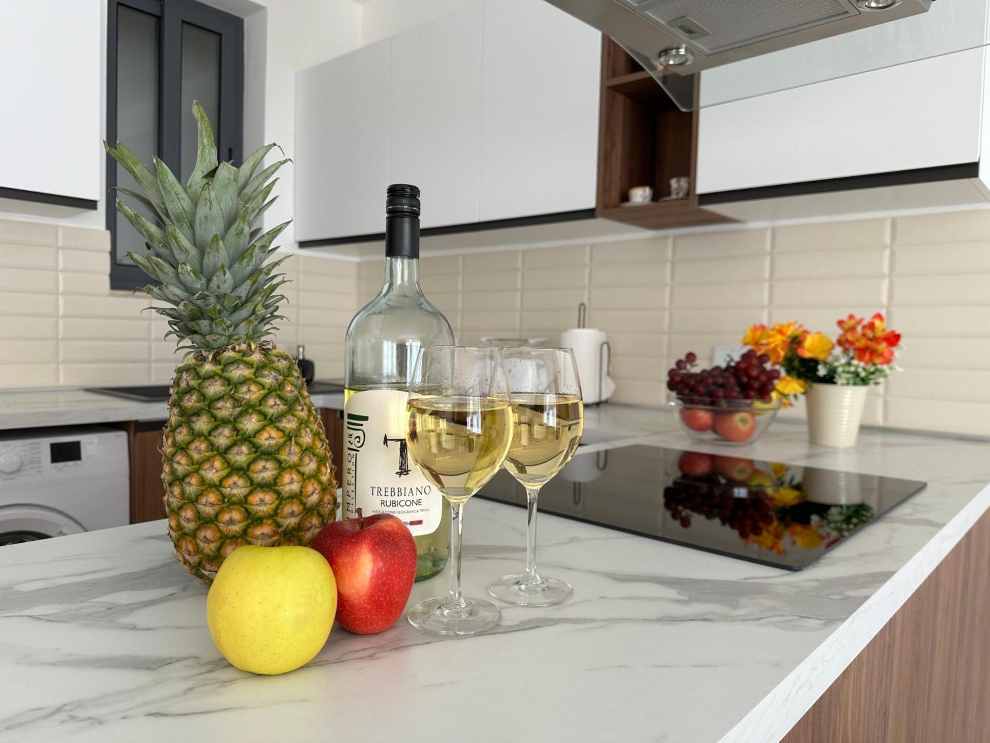 New, Airy And Spacious Apartment In מליאהה מראה חיצוני תמונה