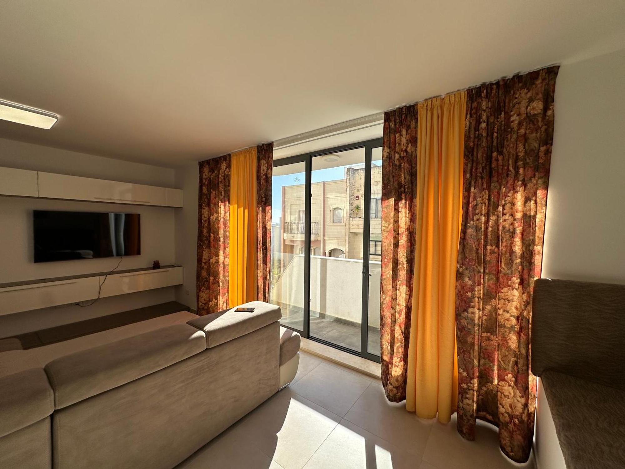 New, Airy And Spacious Apartment In מליאהה מראה חיצוני תמונה