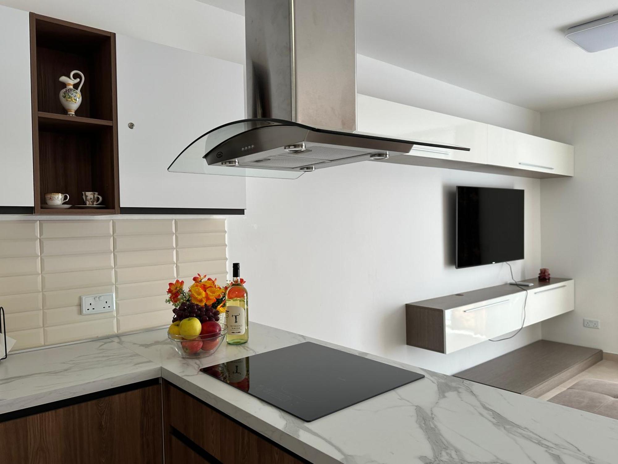New, Airy And Spacious Apartment In מליאהה מראה חיצוני תמונה